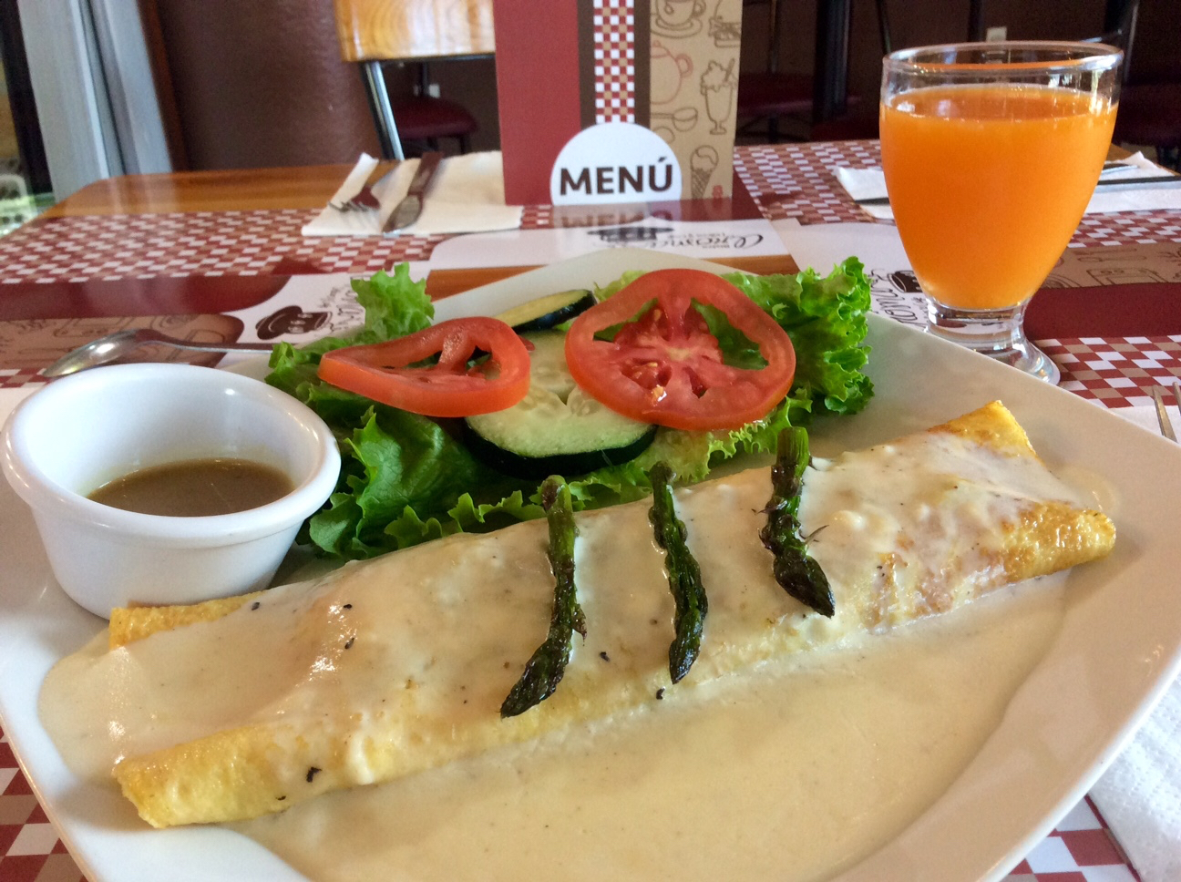 Omelette queso gouda (70 g) y finas hierbas