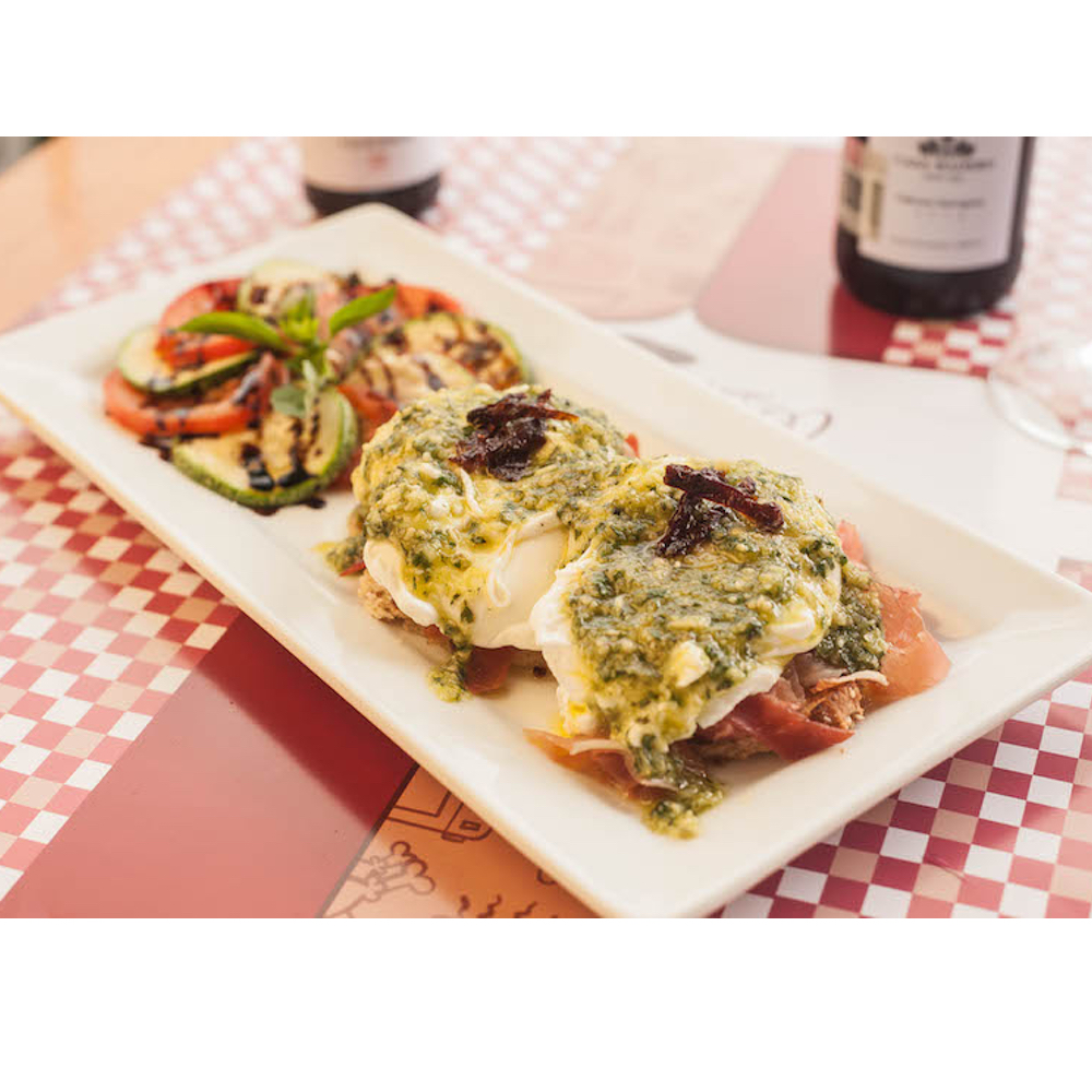 Huevos (2) Benedictine al Pesto