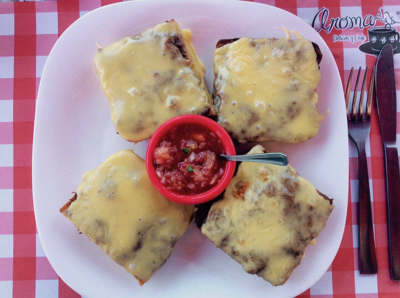 Molletes (4) gratinados